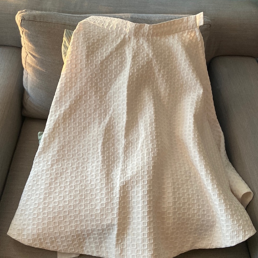 **New Side Zipper Flare Cream Skirt